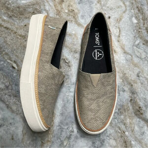 NEW TOMS PARKER CUPSOLE SLIP ON Sneakers Shoes Snakeskin print Women’s size 6